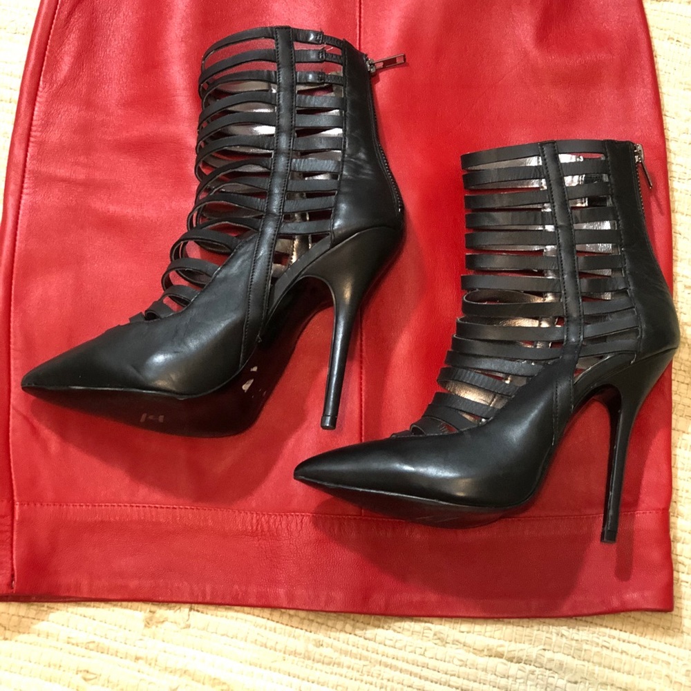 STEVE MADDEN GLADIATOR BLAKC LEATHER HEELS